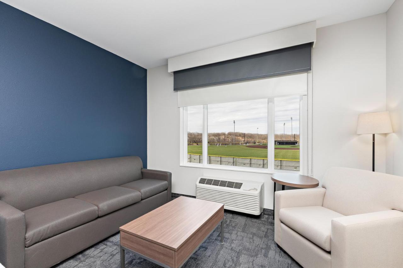 Holiday Inn Express Kansas City North Parkville By Ihg المظهر الخارجي الصورة