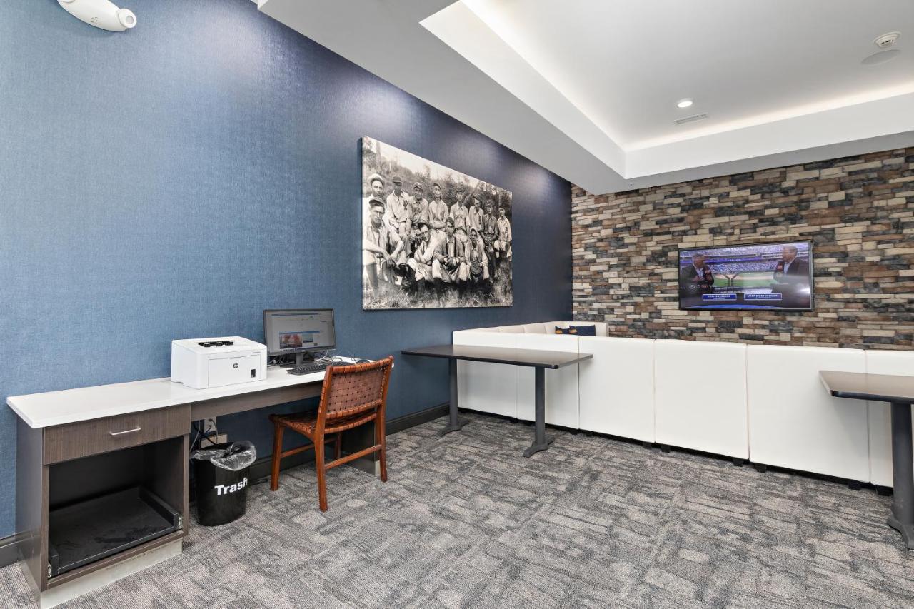 Holiday Inn Express Kansas City North Parkville By Ihg المظهر الخارجي الصورة